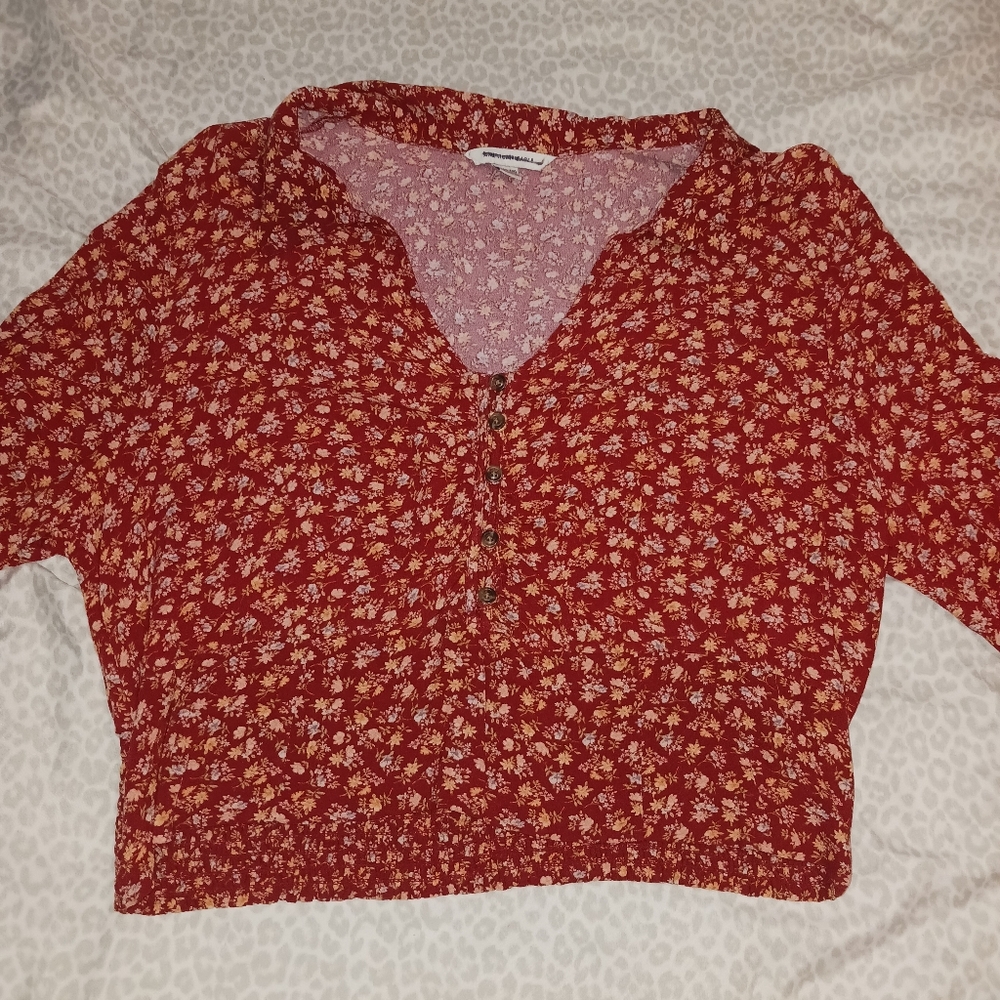 American Eagle Floral Cropped Blouse